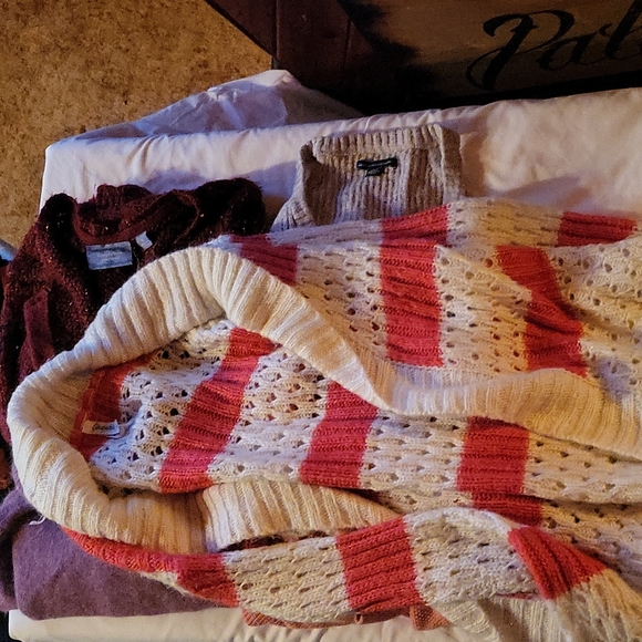 Sweater Bundle 🥰 - Picture 4 of 9